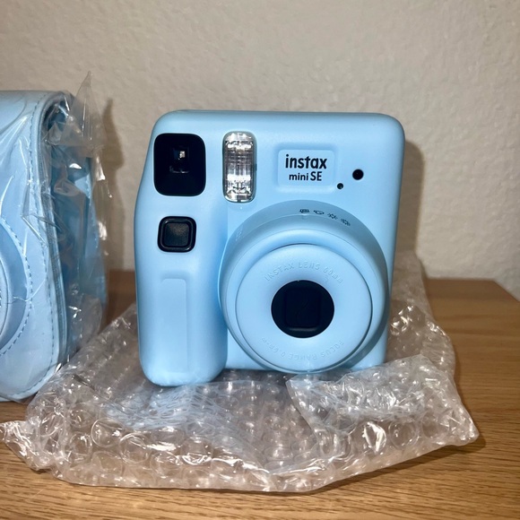 Instax Mini SE Camera Bundle - Picture 5 of 7